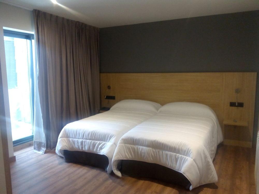 Hotel Astuy Isla Luaran gambar