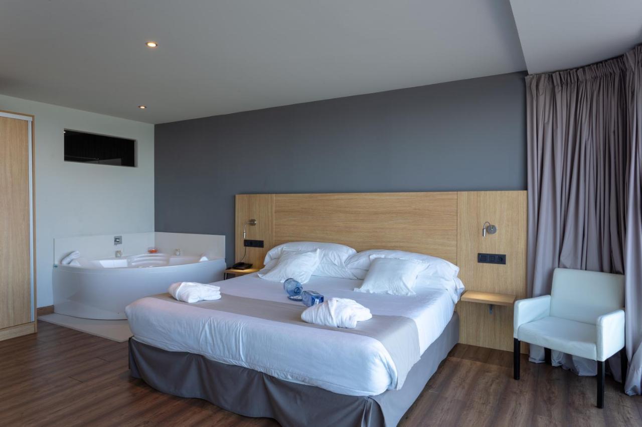 Hotel Astuy Isla Luaran gambar
