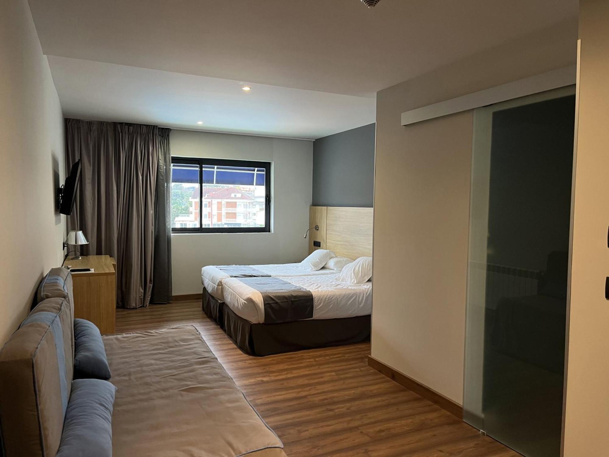 Hotel Astuy Isla Luaran gambar